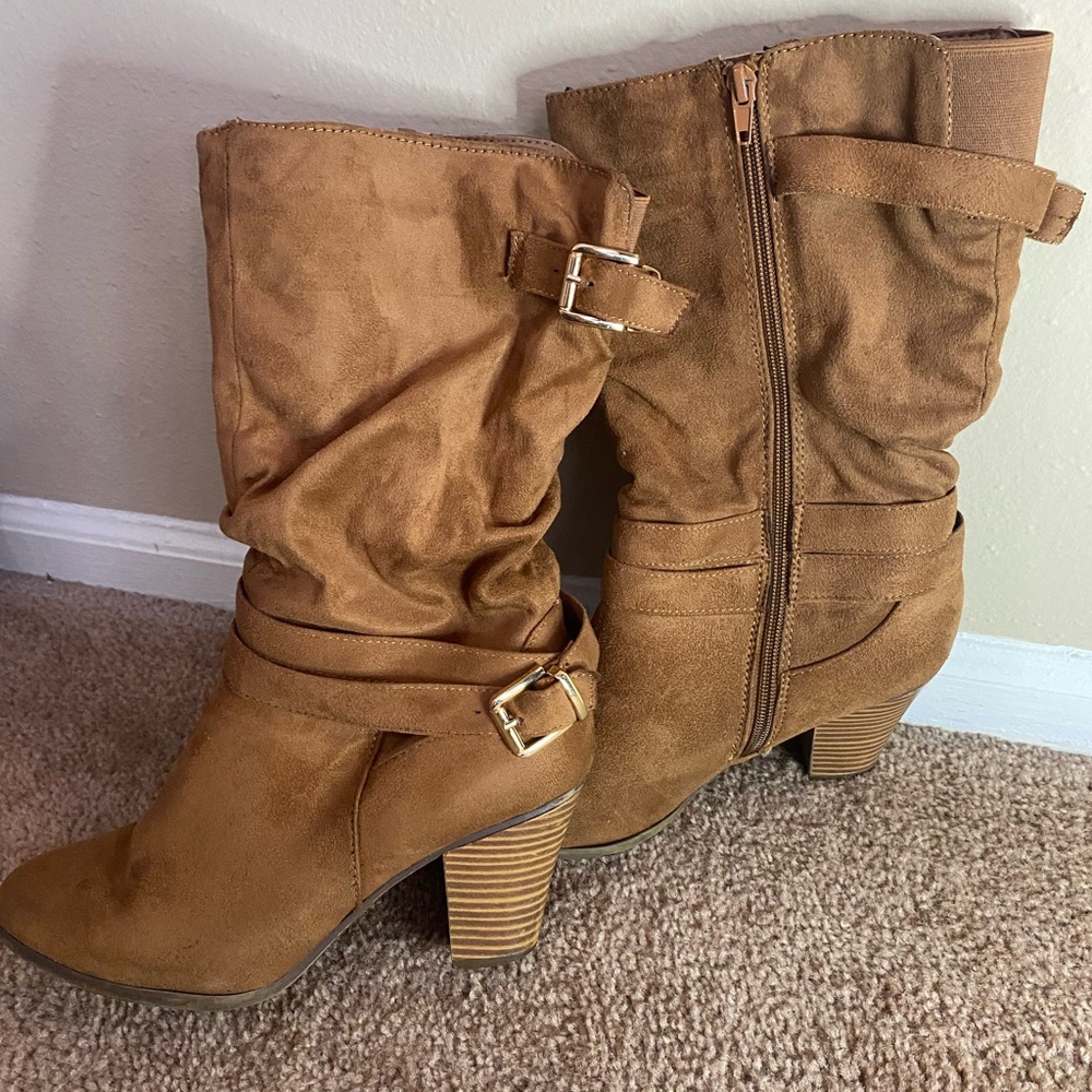 Tan boots size 8 but in Spain at the Primar martworn often